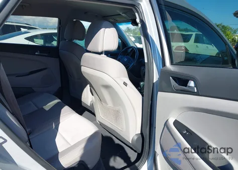 2016 Hyundai Tucson Sport z USA, uszkodzony, nr VIN KM8J3CA22GU240405